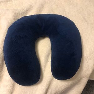 Brookstone travel neck pillow navy